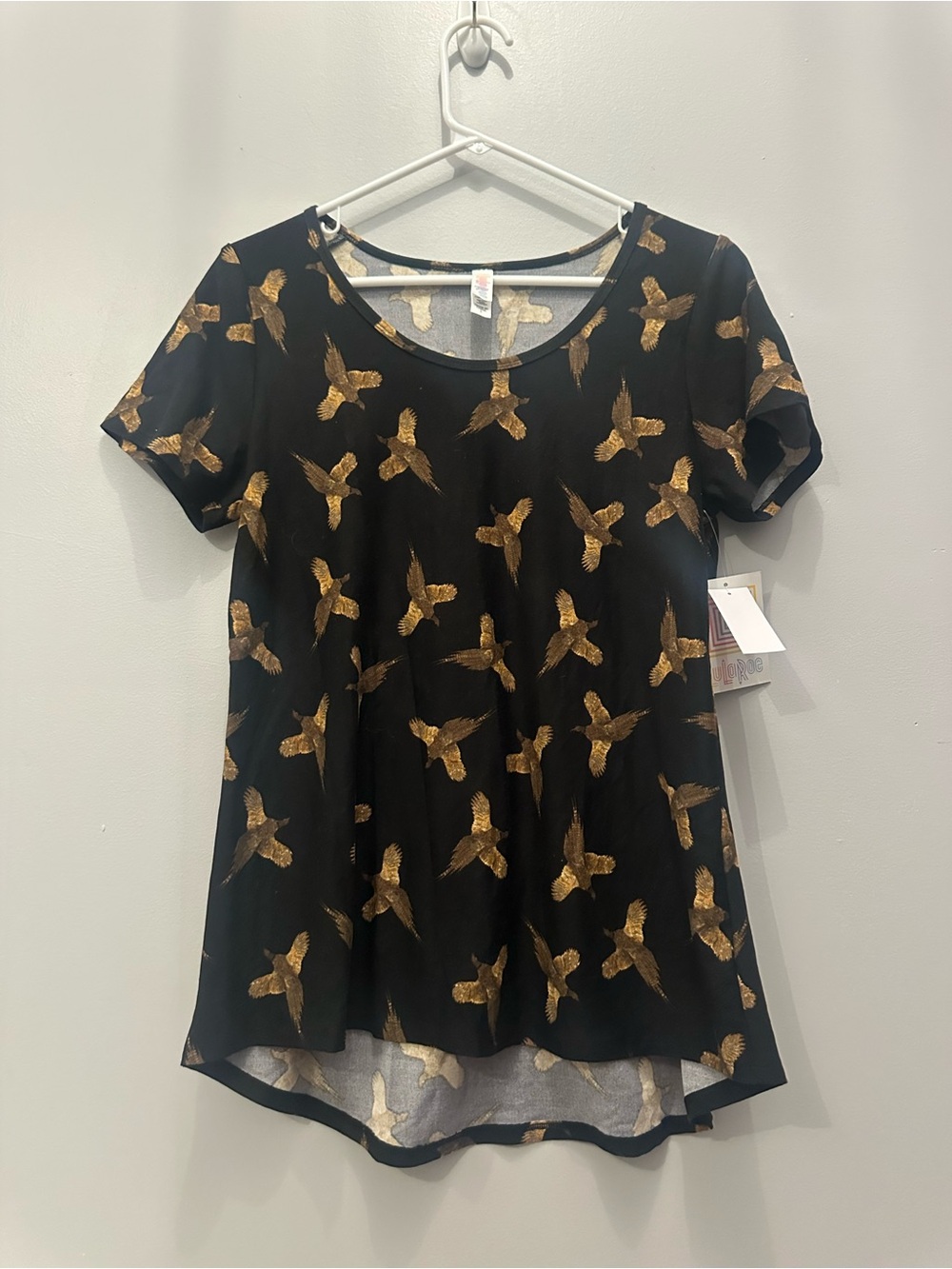 NWT Lularoe Classic T. Women’s Small